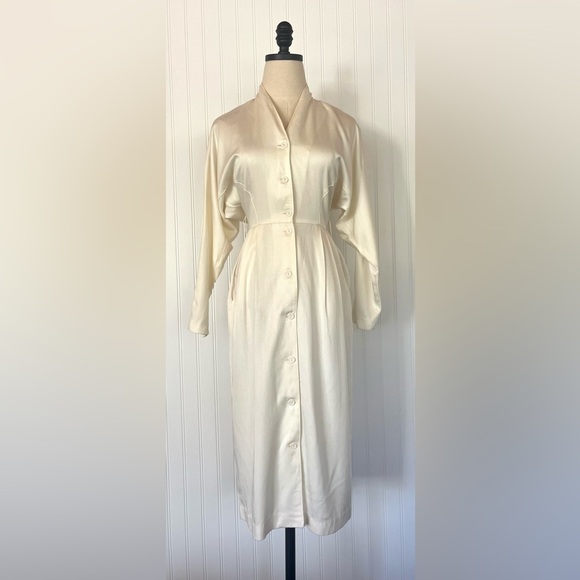 Vintage Cream Button Front Midi Dress Size XS Dolman Batwing Sleeves Tailored - Picture 2 of 16
